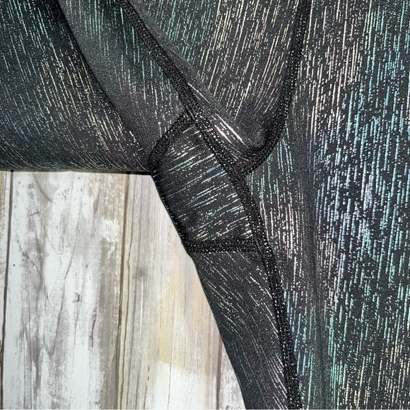 Zyia Vertical Mirage Light N Tight Leggings - Picture 6 of 8